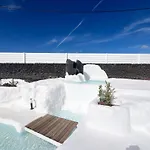 Luxury With Private Pool, Jacuzzi & Sauna - Cueva Del Sol Tahiche