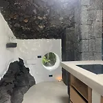 Luxury With Private Pool, Jacuzzi & Sauna - Cueva Del Sol Tahiche