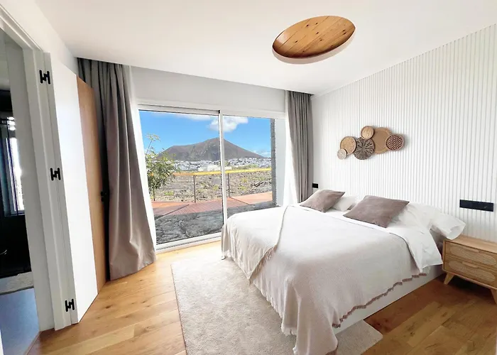 Luxury With Private Pool, Jacuzzi & Sauna - Cueva Del Sol Вилла Таиче